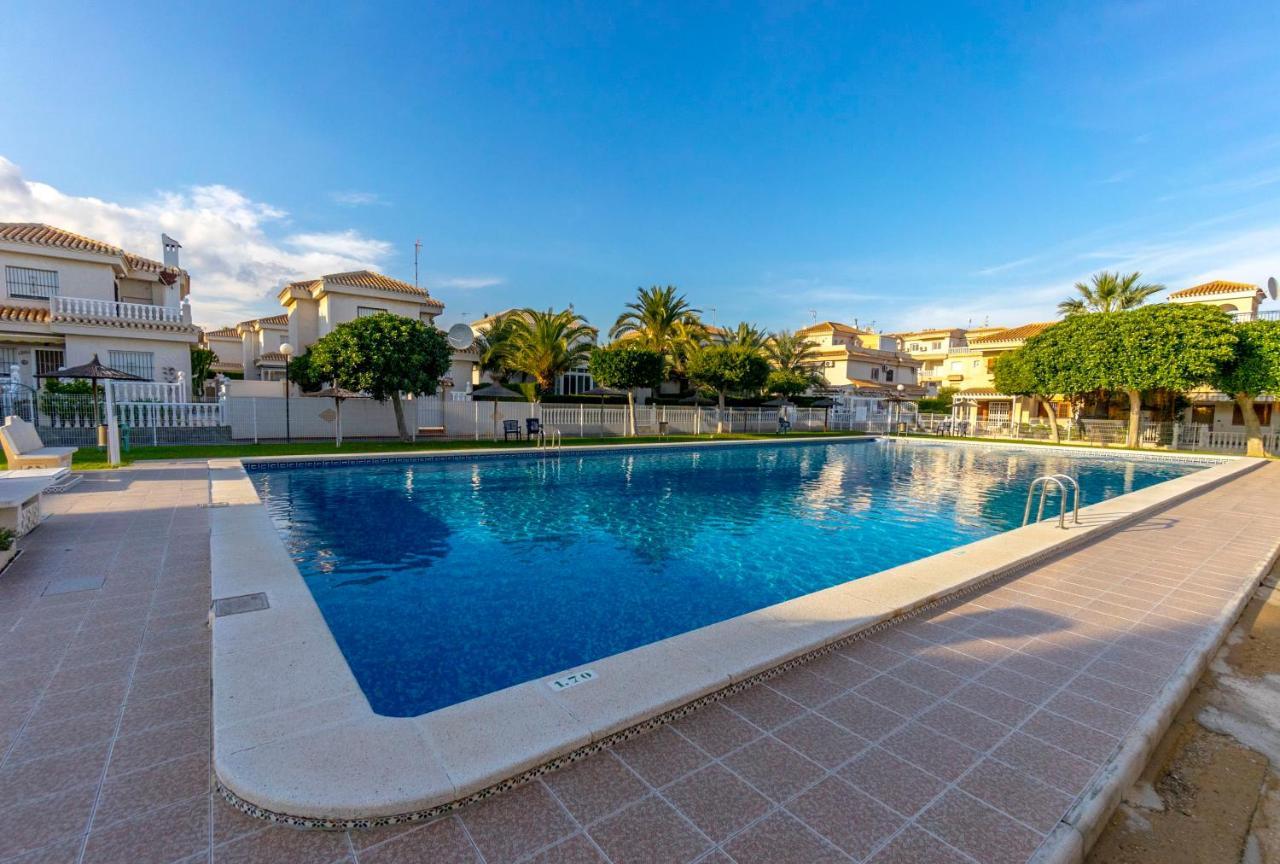 He Doris Apartment Playa Flamenca Luaran gambar
